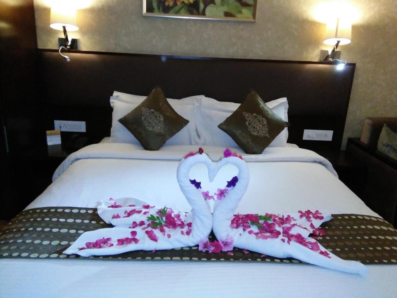 Nandan Kanan Hotel & Resort Sipra ภายนอก รูปภาพ