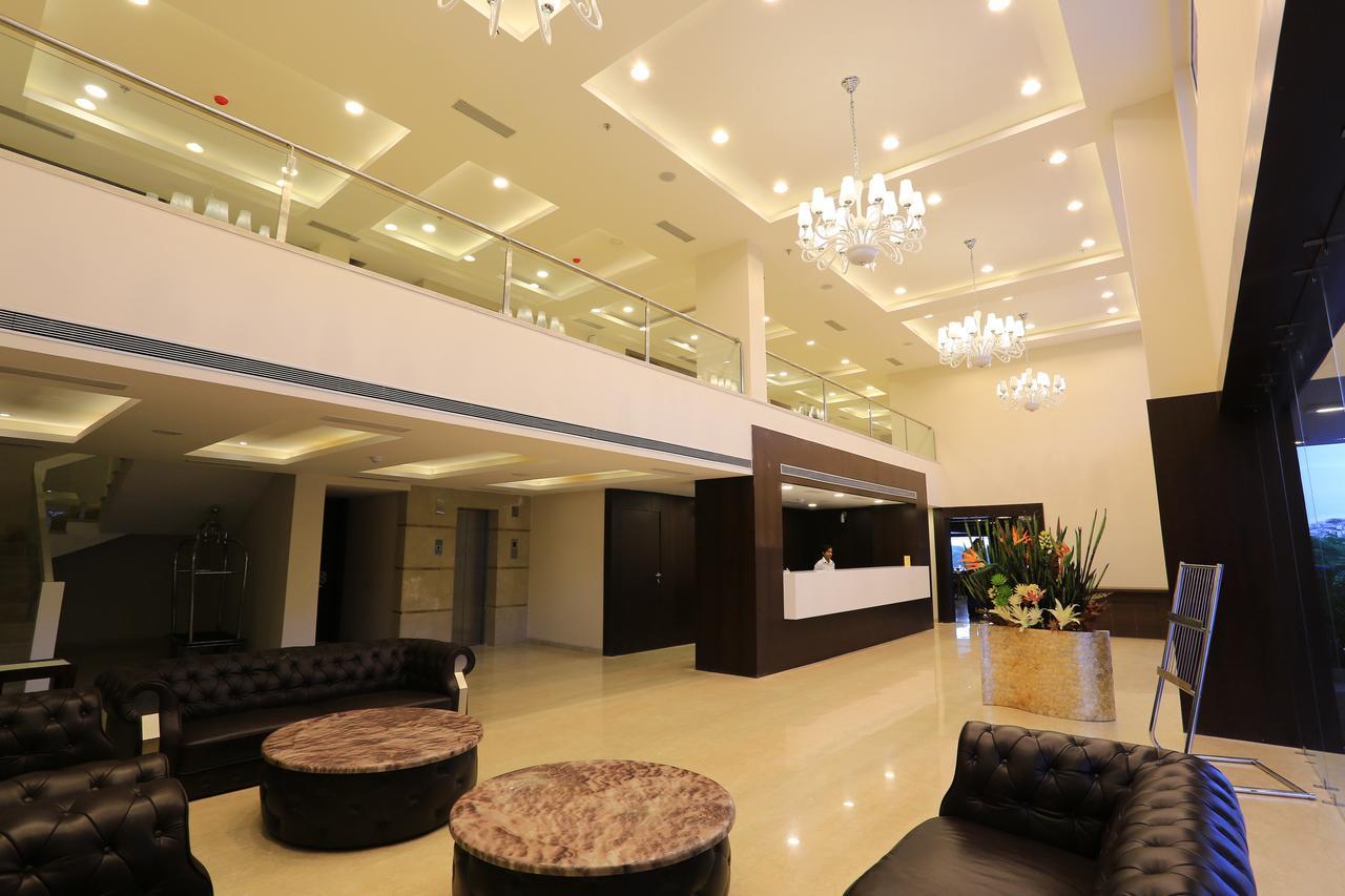 Nandan Kanan Hotel & Resort Sipra ภายนอก รูปภาพ